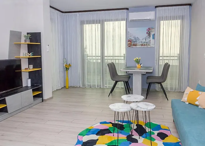 New Colorful 1Bd Getaway With An Amazing Sea View By Flat Mаnager